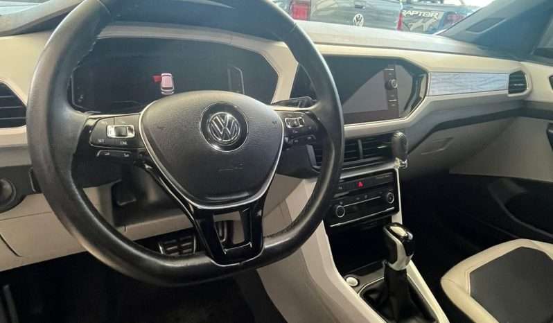 
								T-CROSS 1.6 HIGHLINE AT full									