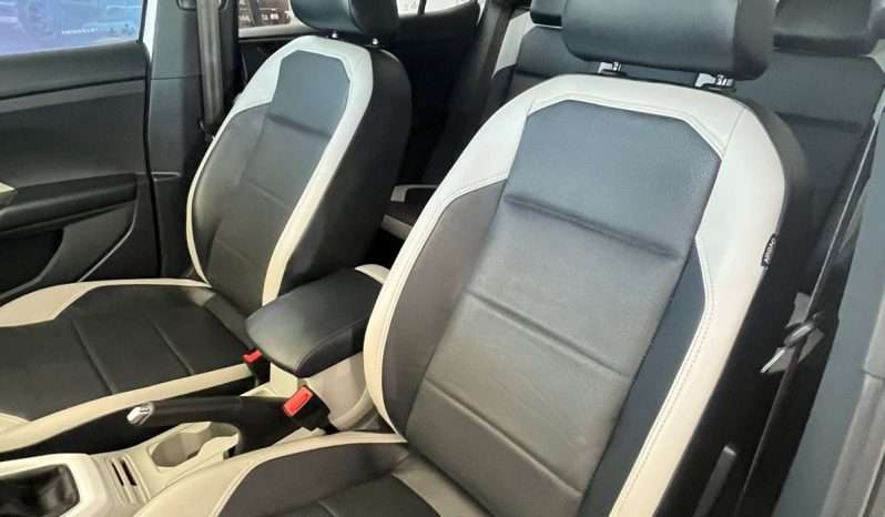 
								T-CROSS 1.6 HIGHLINE AT full									