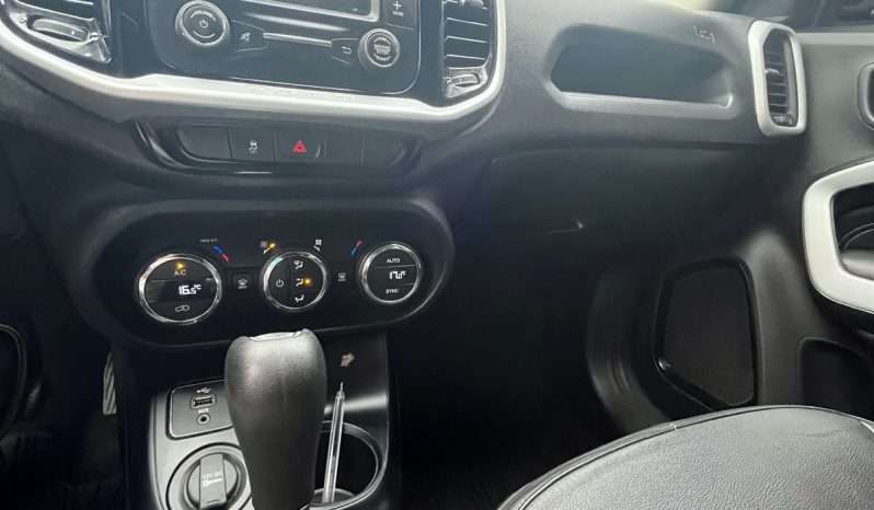 
								TORO 1.8 FREEDOM 4X2 AT full									